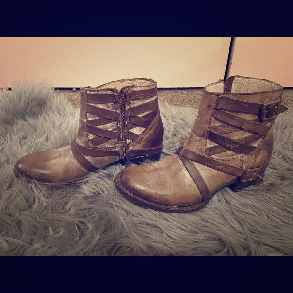Freebird boots worn once~making room for new ones